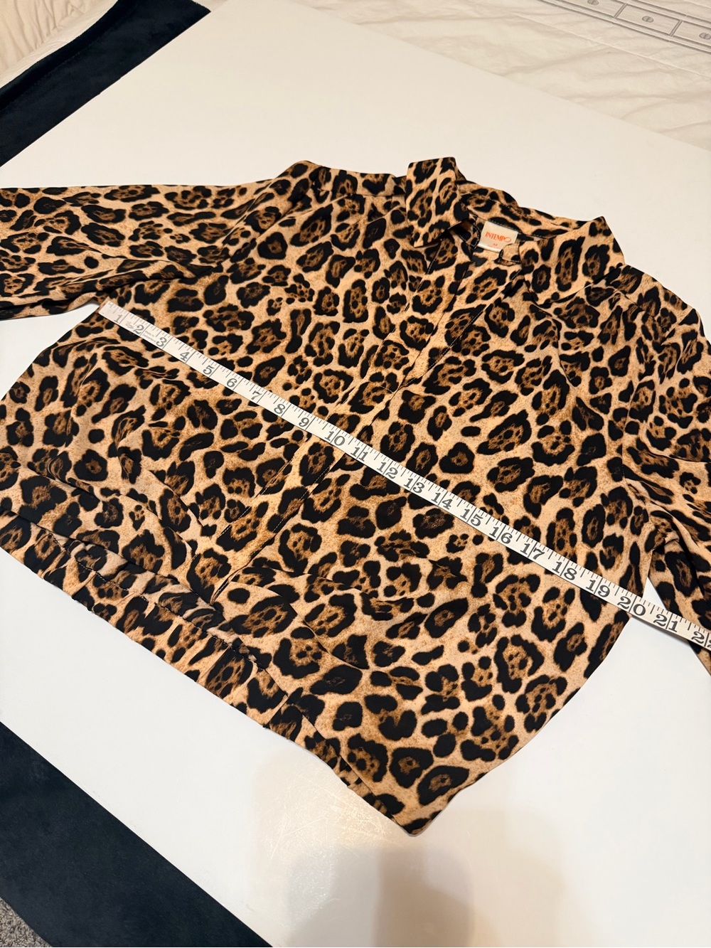 Intempo leopard print long sleeve pullover cropped top, sz M - Picture 2 of 10